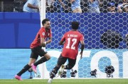 英超著名裁判：VAR正在杀死足球合理冲撞，埃及的进球不该被吹掉